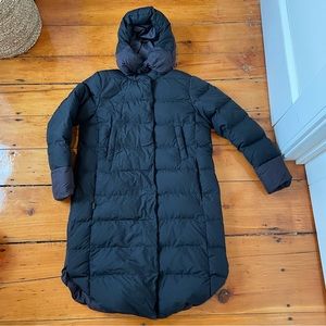 The North Face Long Down 800 Fill Parka Relaxed Fit. Size large.